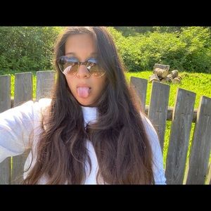 Meet your Posher, Nayeli